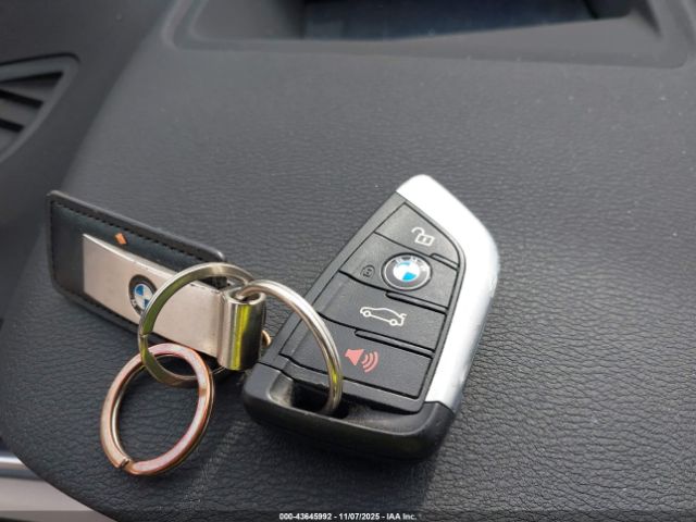 2018 BMW X1 WBXHT3C34J5L32631 Photo 10