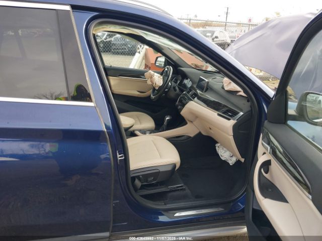 2018 BMW X1 WBXHT3C34J5L32631 Photo 4