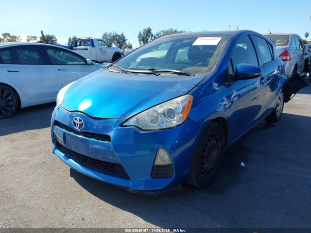 JTDKDTB33E1560120 Toyota Prius C Three