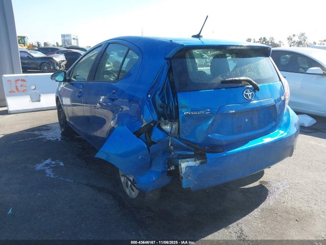 JTDKDTB33E1560120 Toyota Prius C Three