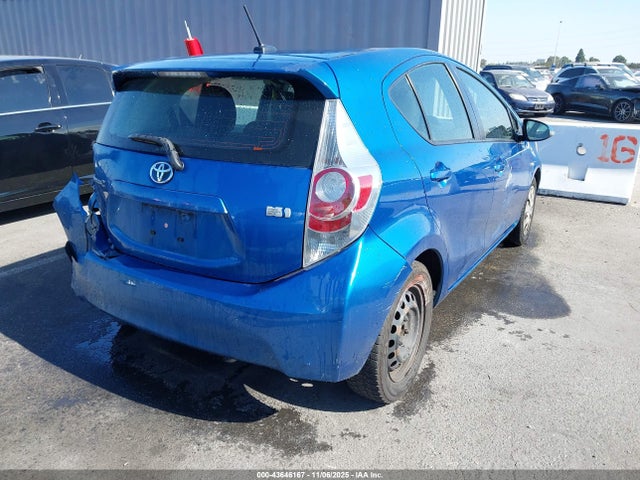JTDKDTB33E1560120 Toyota Prius C Three