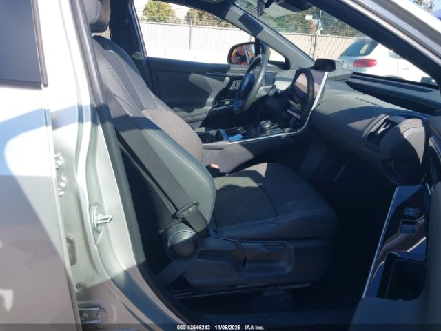 2024 TOYOTA BZ4X JTMAAAAAXRA047915 Photo 4