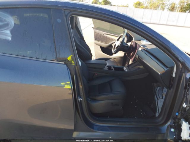 2023 TESLA MODEL Y 7SAYGDEEXPA117249 Photo 4