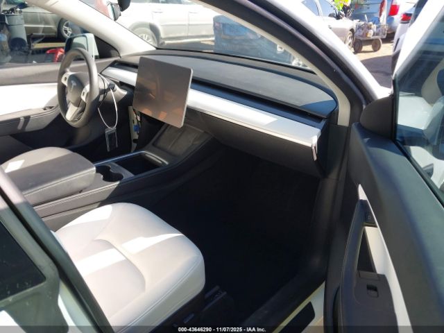 2022 TESLA MODEL Y 7SAYGDEF4NF391443 Photo 4