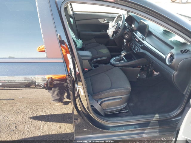 3KPF24AD1ME375664 KIA FORTE FE