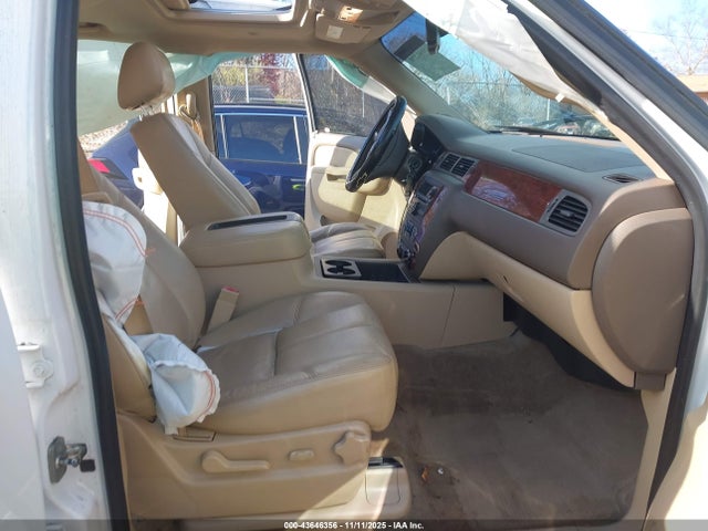 Продажа на аукционе авто 2013 Chevrolet Tahoe Lt, vin: 1GNSKBE00DR172903, номер лота: 43646356