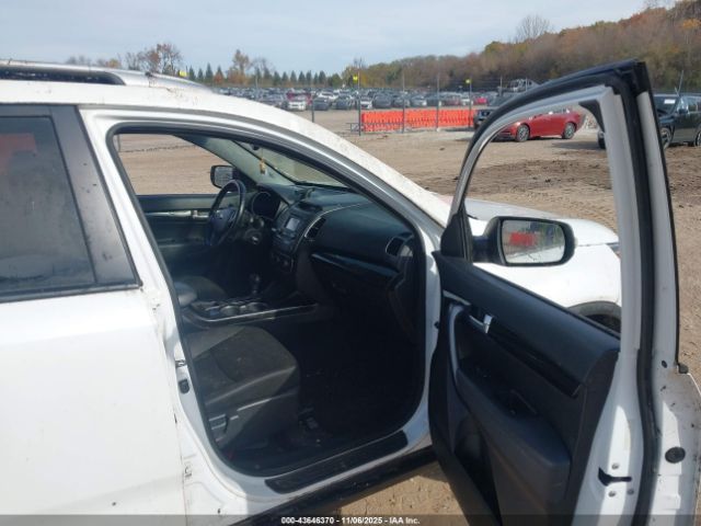 2014 KIA SORENTO 5XYKTCA63EG508436 Photo 4