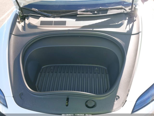 2025 TESLA MODEL 3 5YJ3E1EB6SF938863 Photo 9