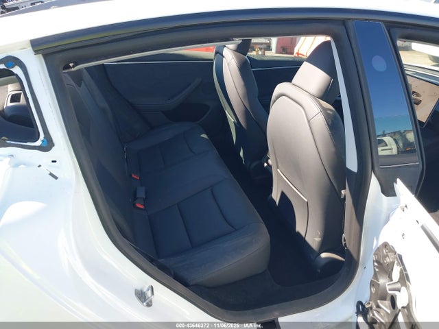 2025 TESLA MODEL 3 5YJ3E1EB6SF938863 Photo 7