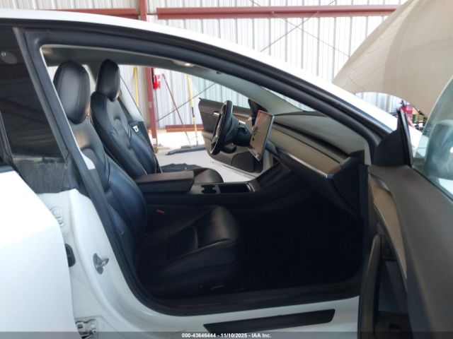 2022 TESLA MODEL 3 5YJ3E1EB2NF136170 Photo 4