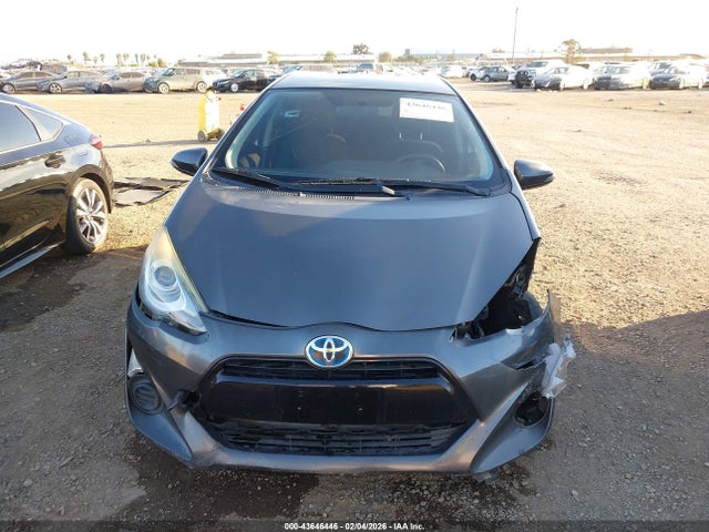 JTDKDTB32F1099851 Toyota Prius C Two
