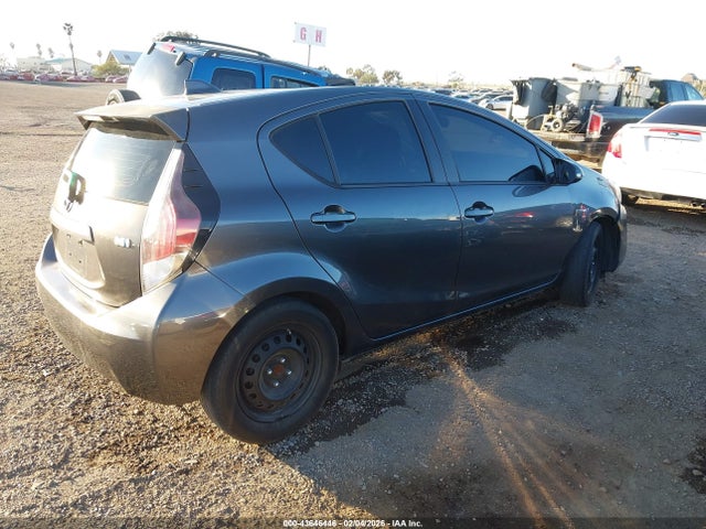 JTDKDTB32F1099851 Toyota Prius C Two