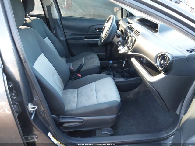 JTDKDTB32F1099851 Toyota Prius C Two