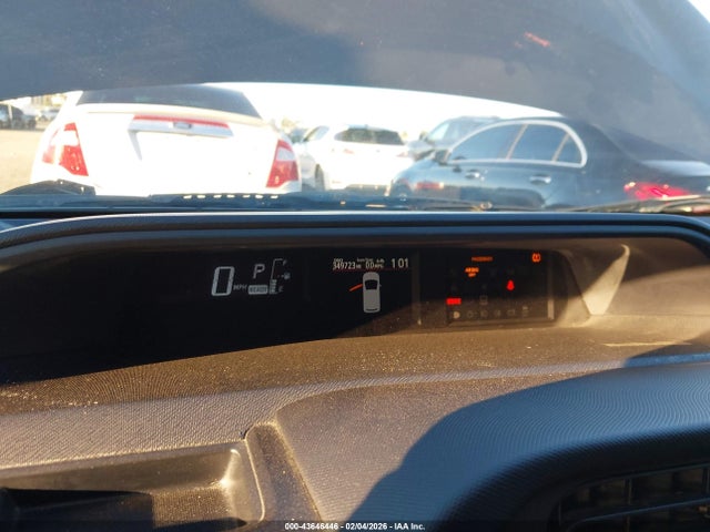 JTDKDTB32F1099851 Toyota Prius C Two