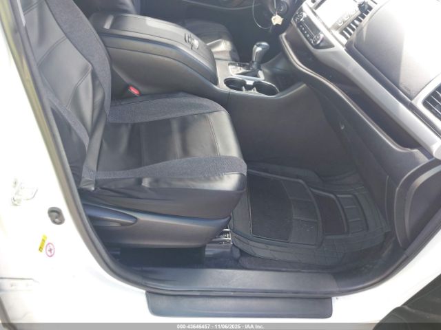 2017 TOYOTA HIGHLANDER 5TDZZRFH4HS211970 Photo 4