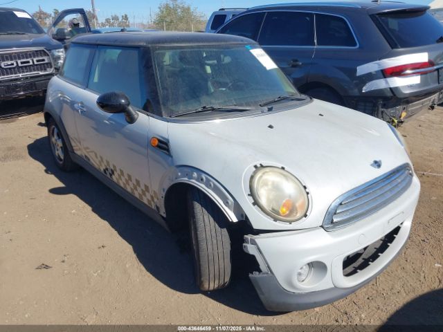 2011 MINI COOPER WMWSU3C57BTX96895