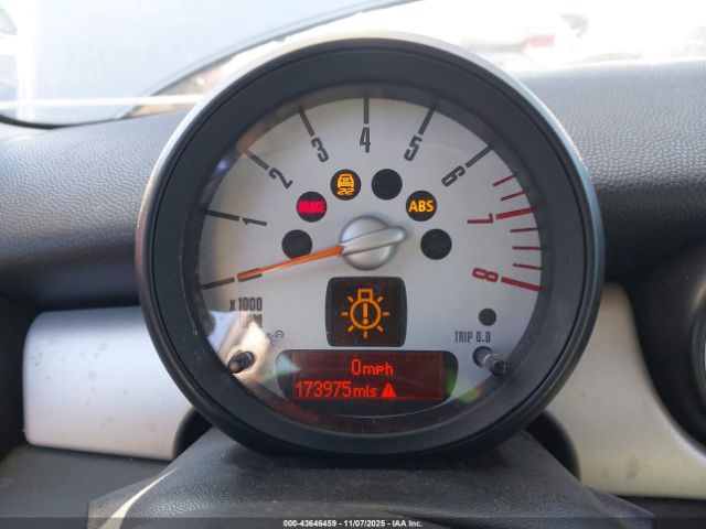 2011 MINI COOPER WMWSU3C57BTX96895 Photo 6