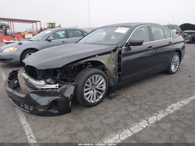 2023 BMW 530 WBA53BH00PCM96033 Photo 1