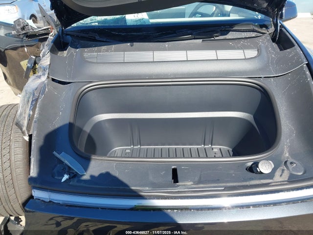 2026 TESLA MODEL Y 7SAYGDEE9TF455061 Photo 9