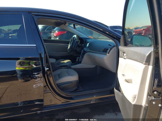 2017 HYUNDAI ELANTRA 5NPD84LF1HH036148 Photo 4