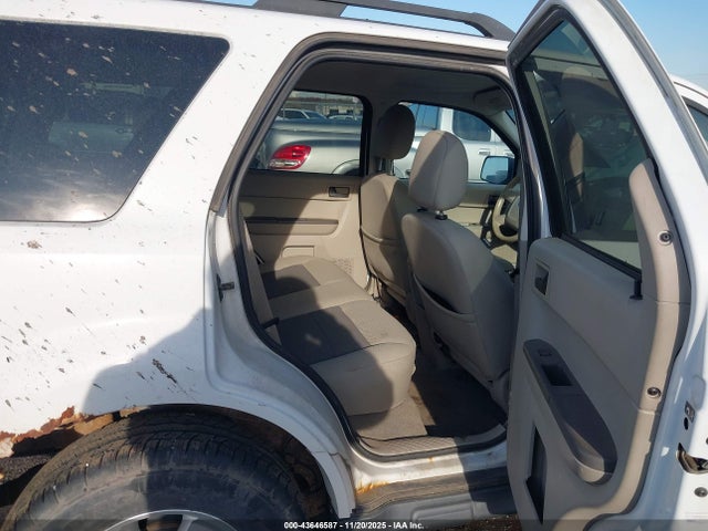 43646587 :رقم المزاد ، 1FMCU03118KC97443 vin ، 2008 Ford Escape Xlt مزاد بيع