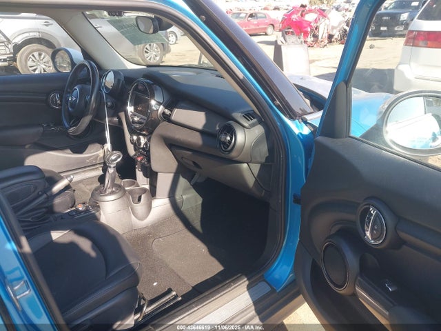 2017 MINI HARDTOP WMWXU1C36H2F78599 Photo 4