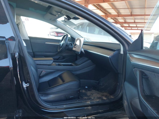 43646643 :رقم المزاد ، 5YJ3E1EA4MF987859 vin ، 2021 Tesla Model 3 Standard Range Plus Rear-wheel Drive مزاد بيع