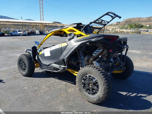 3JB8XAT43RE001010 Can-Am Maverick R X Rs