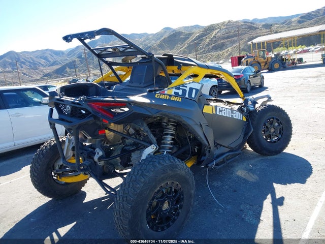 3JB8XAT43RE001010 Can-Am Maverick R X Rs