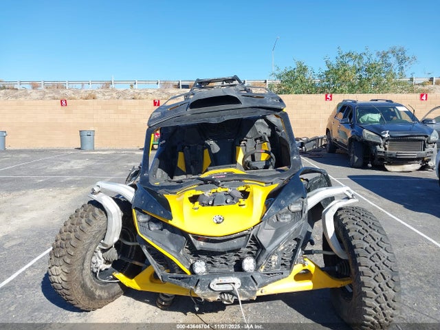3JB8XAT43RE001010 Can-Am Maverick R X Rs