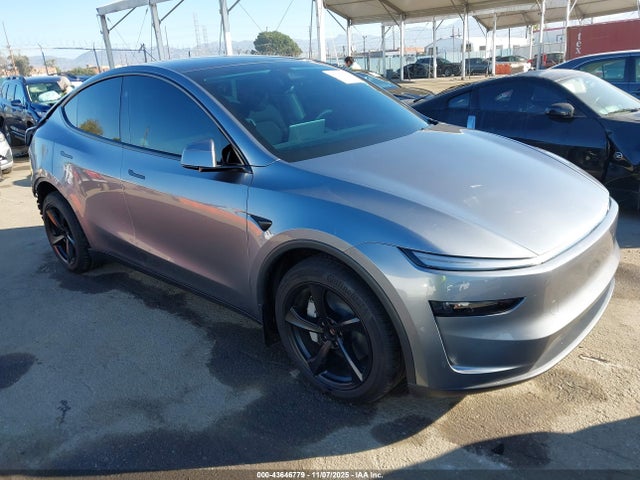 2026 TESLA MODEL Y 7SAYGDEE5TF330610 Photo 0