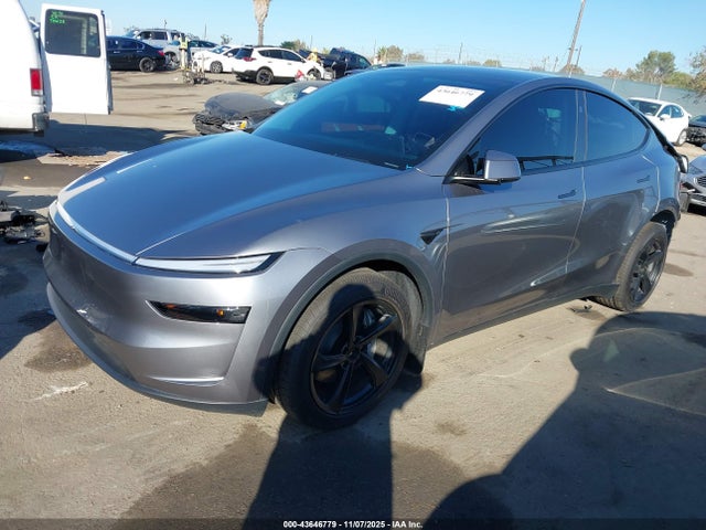 2026 TESLA MODEL Y 7SAYGDEE5TF330610 Photo 1