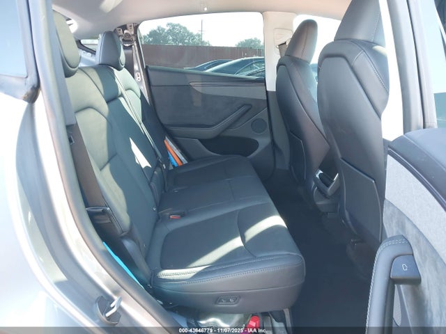 2026 TESLA MODEL Y 7SAYGDEE5TF330610 Photo 7