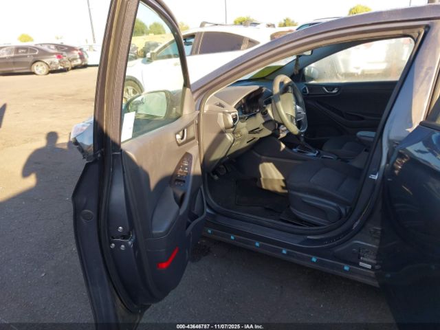 2019 HYUNDAI IONIQ HYBRID KMHC65LC1KU178943 Photo 4