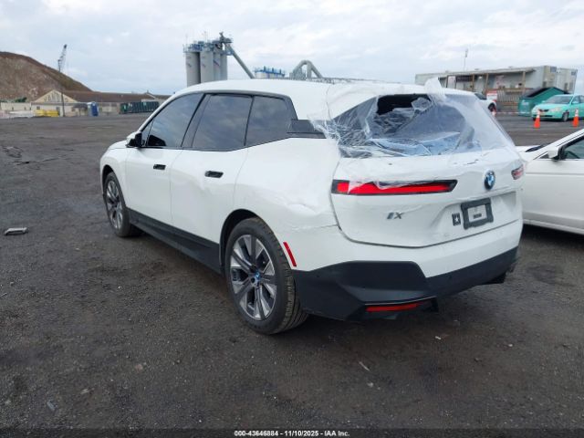 2024 BMW IX WB523CF09RCR04283 Photo 2
