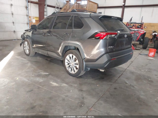 Toyota Rav4 Xle Premium 2022 2T3A1RFVXNC269653 Image 3