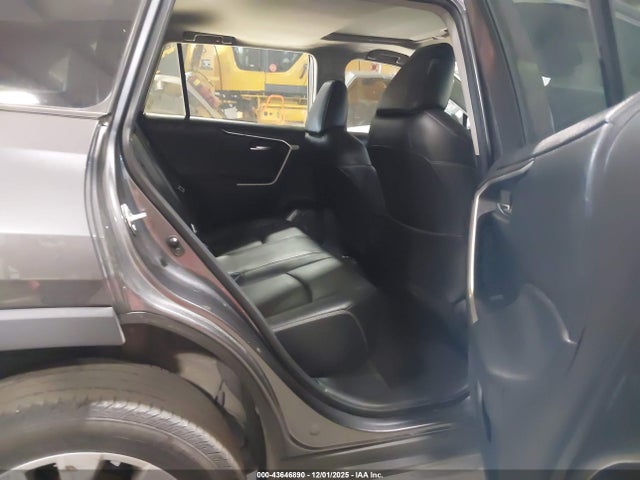 Toyota Rav4 Xle Premium 2022 2T3A1RFVXNC269653 Image 8