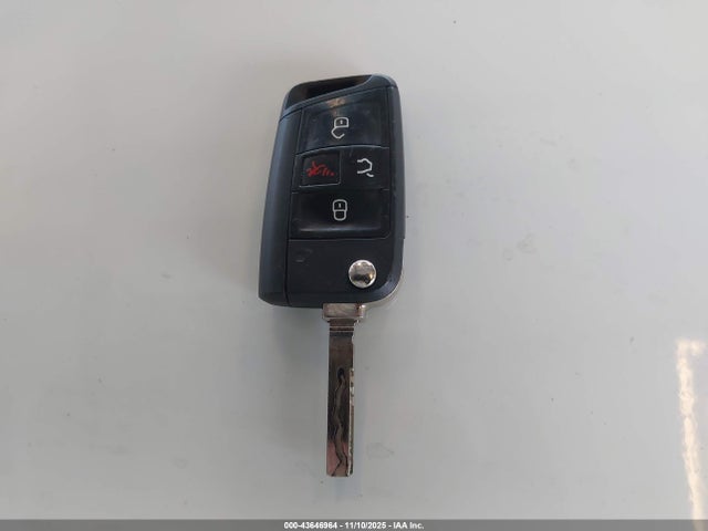 3VWCB7BU2KM249879 Volkswagen Jetta 1.4t R-line/1.4t S/1.4t Se