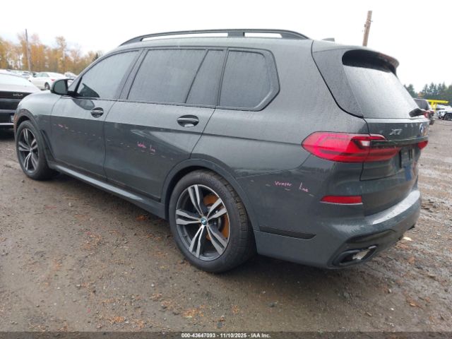 2022 BMW X7 5UXCW2C04N9K69641 Photo 2