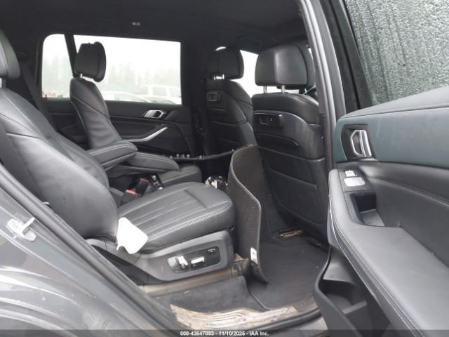 2022 BMW X7 5UXCW2C04N9K69641 Photo 7