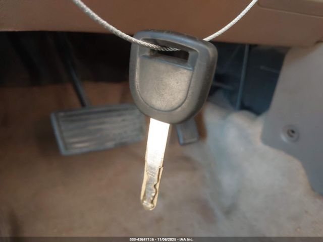 2002 HONDA CR-V JHLRD68442C019872 Photo 10