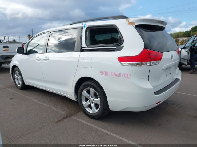 2014 TOYOTA SIENNA 5TDKK3DC5ES418390 Photo 2