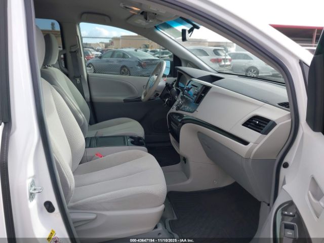 2014 TOYOTA SIENNA 5TDKK3DC5ES418390 Photo 4