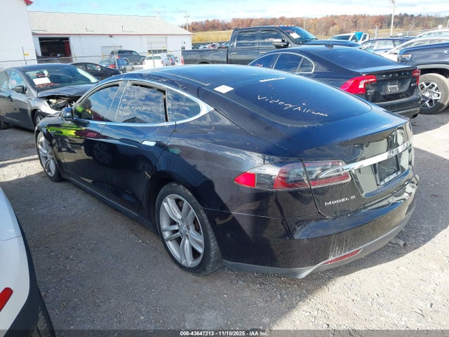 2015 TESLA MODEL S 5YJSA1H2XFF089815 Photo 2