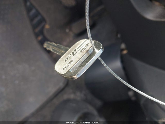 43647231 :رقم المزاد ، JTLKT324250204957 vin ، 2005 Scion Xb مزاد بيع