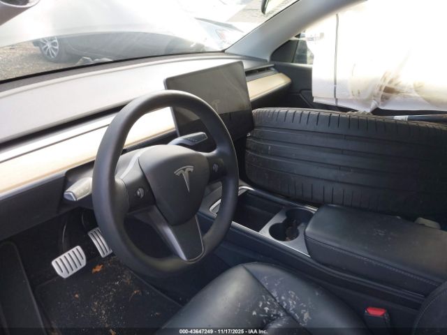 2021 TESLA MODEL Y 5YJYGDEF7MF230662 Photo 4