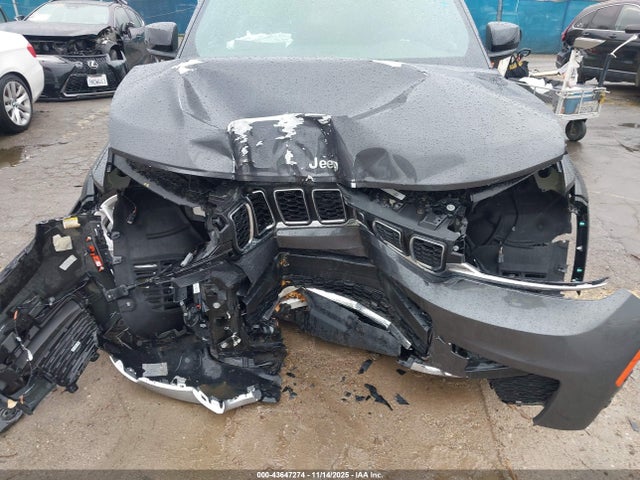1C4RJJAG6R8599698 Jeep Grand Cherokee L Laredo X 4x2