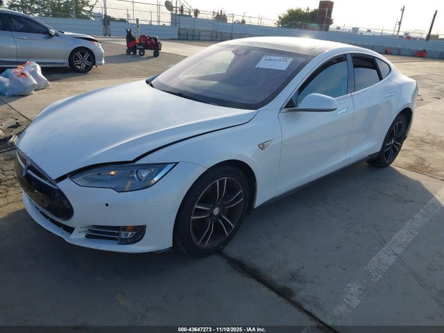 2015 TESLA MODEL S 5YJSA1E13FF120186 Photo 1
