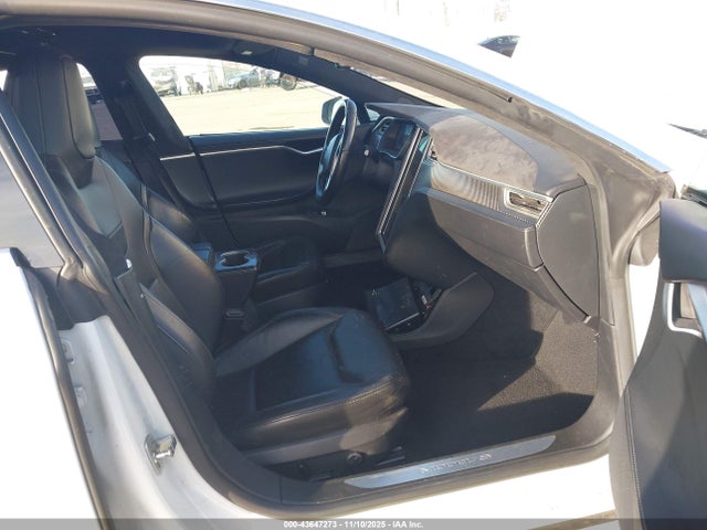 2015 TESLA MODEL S 5YJSA1E13FF120186 Photo 4