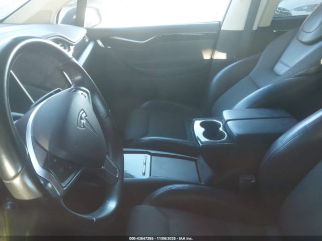 2016 TESLA MODEL X 5YJXCBE27GF027090 Photo 4